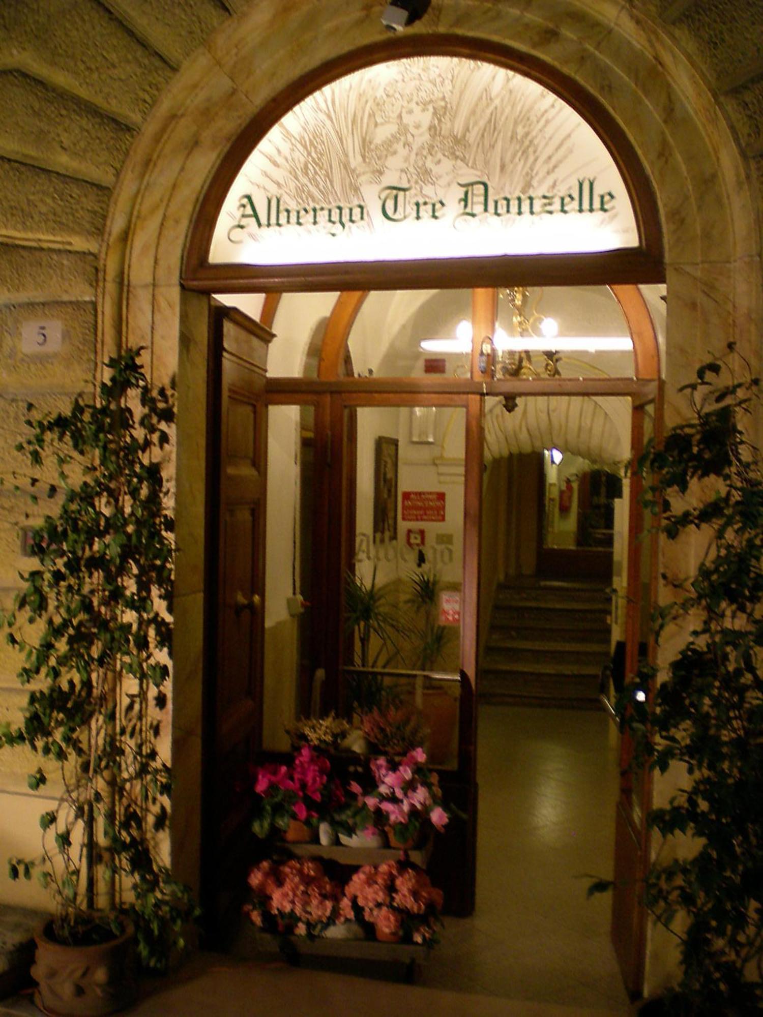 Albergo Tre Donzelle เซียนา ภายนอก รูปภาพ